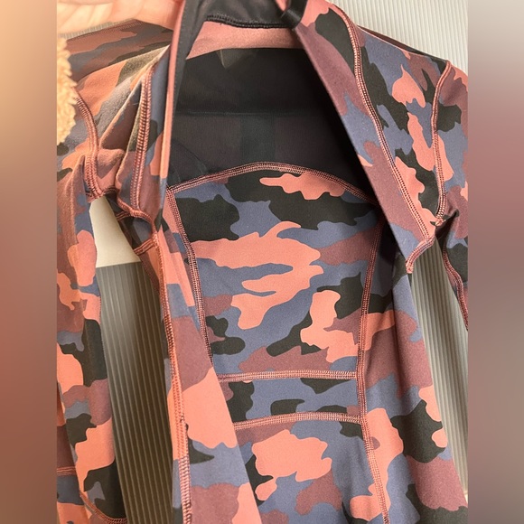 Lululemon women’s define jacket size 4 - Picture 10 of 13